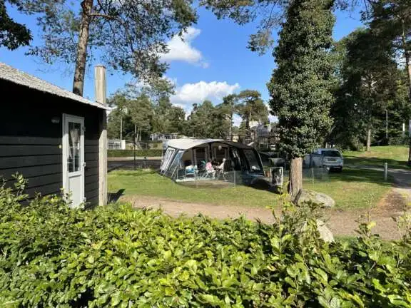 Camping met prive sanitair Veluwe en keuken Landhuisje 11