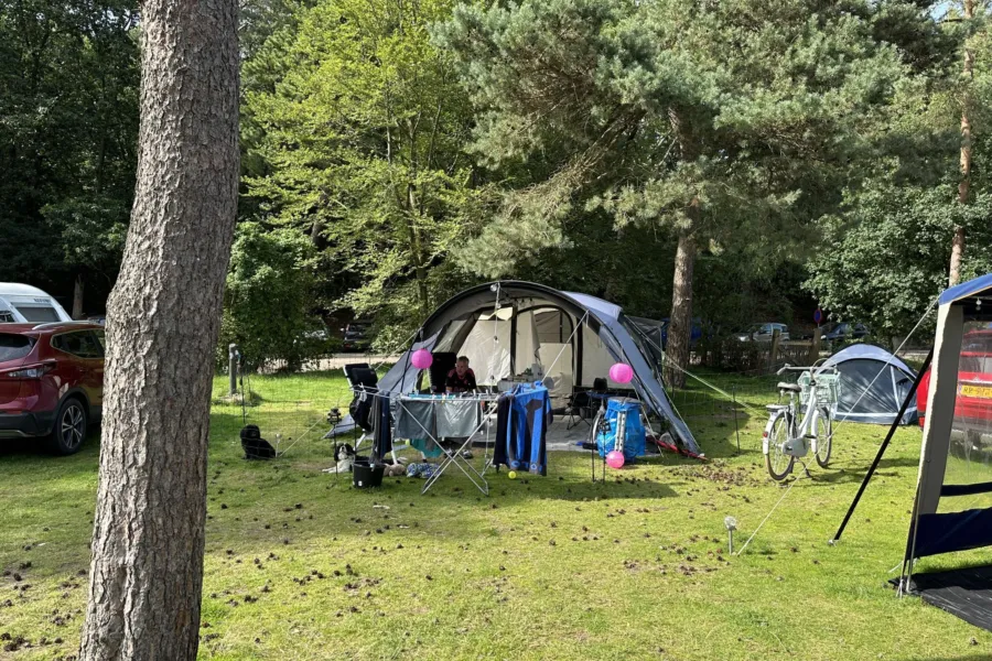 Camping Veluwe Kampeerplaats met prive sanitair Vink 8