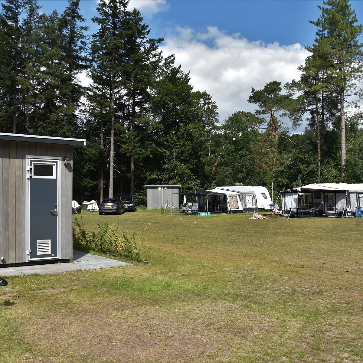 Camping Vierhouten kampeerplaats met prive sanitair Wouw 9