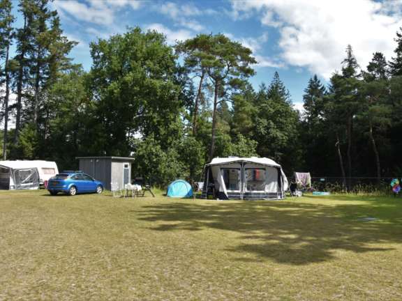 Camping Vierhouten kampeerplaats met prive sanitair Wouw 12
