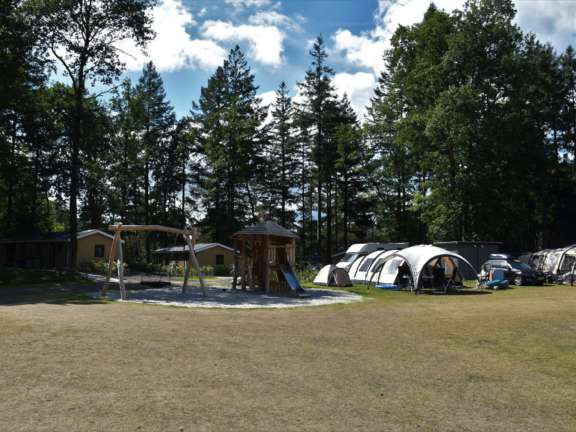 Camping Vierhouten kampeerplaats met prive sanitair Wouw 16