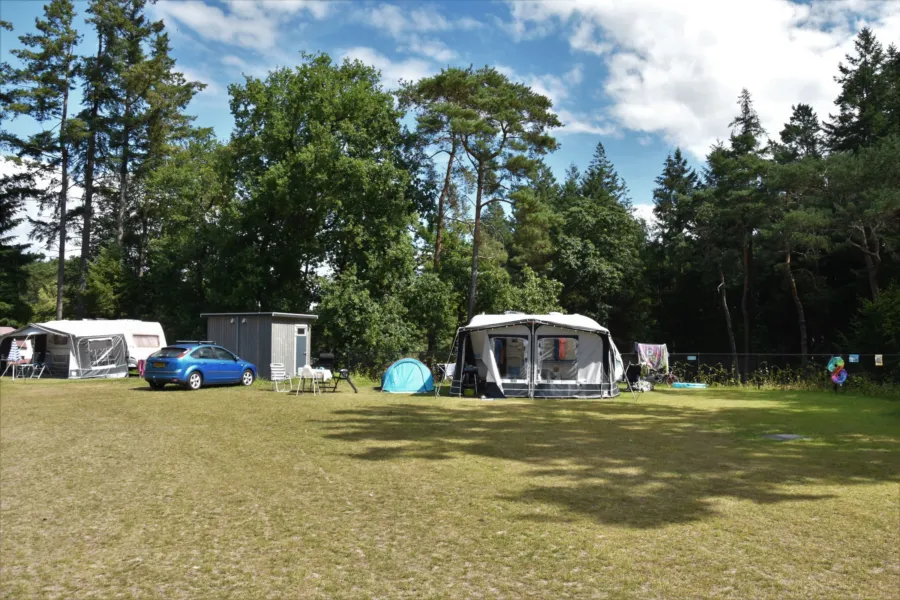 Camping Vierhouten kampeerplaats met prive sanitair Wouw 12