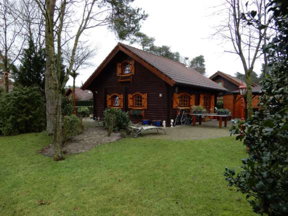 Bungalow huren op de veluwe bungalowpark Samoza zwembad zandhoeve 46 24