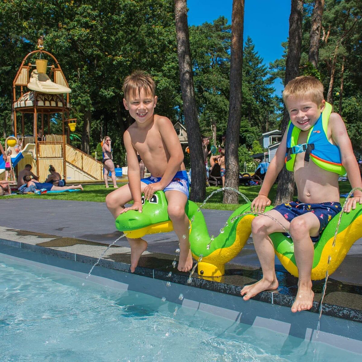 Camping veluwe met zwembad en waterglijbanen Samoza 2